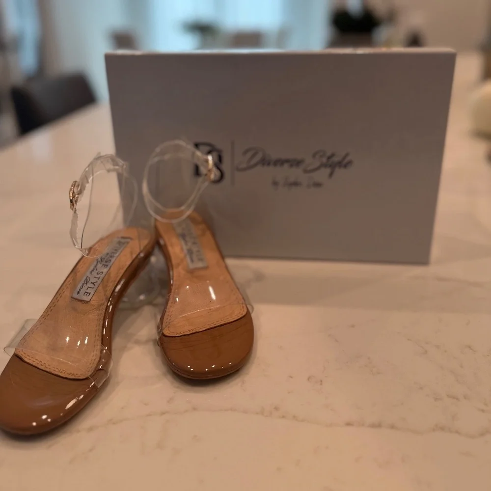 Diverse Style Cinderella Heel - Picture 1 of 2